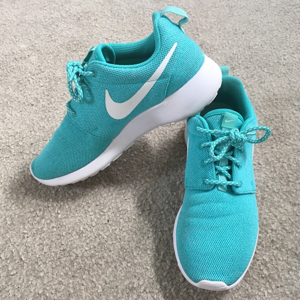 NIKE Roshe Run Sneakers Shoes